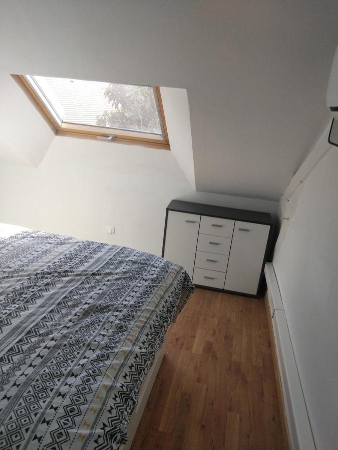 Au Bon Acceuil Apartment Channay-sur-Lathan Exterior photo